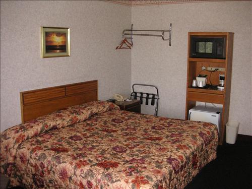 Richland Inn And Suites Room photo